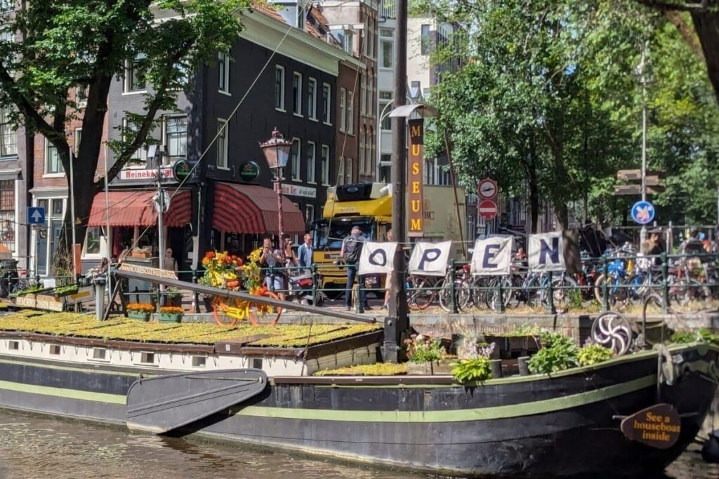 Houseboat Museum | Activities in Amsterdam